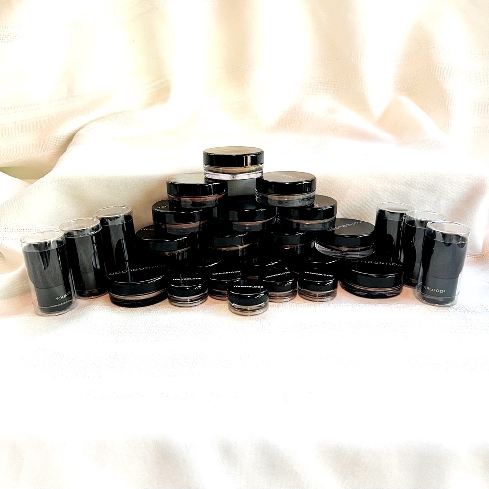 YOUNGBLOOD Bundle NEW Natural Mineral‎ Foundation Blush Hi-DEF Brushes
💥SALE💥 - Picture 16 of 16